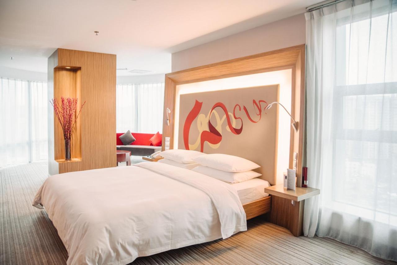 Novotel Guiyang Downtown Экстерьер фото
